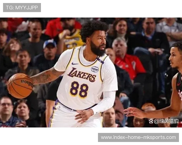 湖人进攻端依赖老将，年轻球员仍需成长，湖人一堆老将